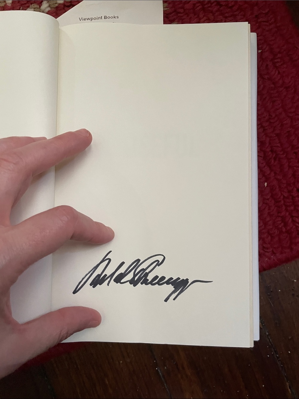 Signed First Edition. First printing. - Picture 5 of 6
